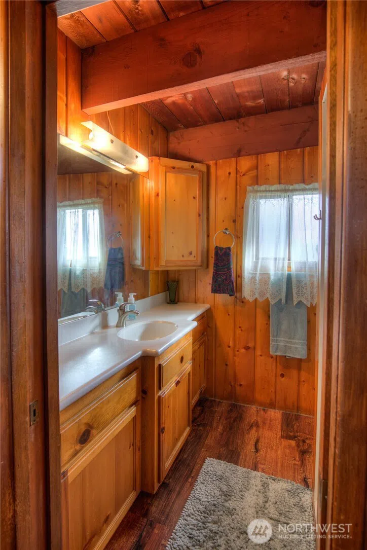 420 W Lough Lane Westport, WA 98595