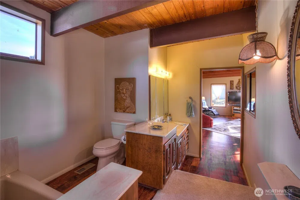 420 W Lough Lane Westport, WA 98595