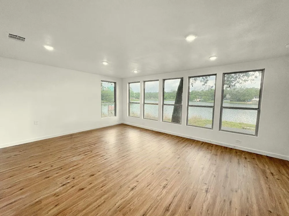 106 Caddo Smithville, TX 78957