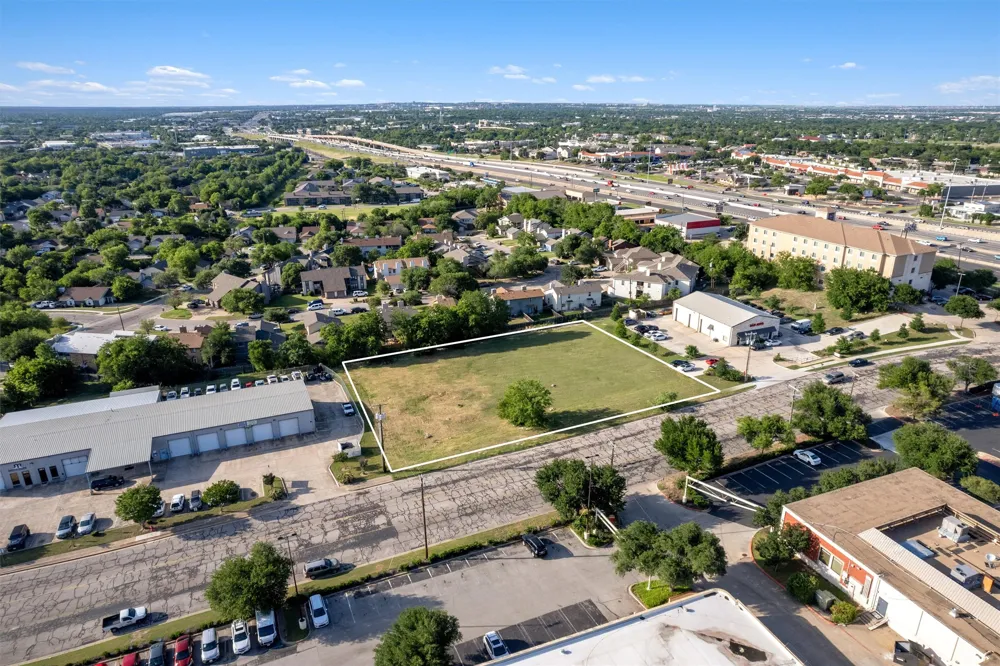 330 Old West Drive Round Rock, TX 78681