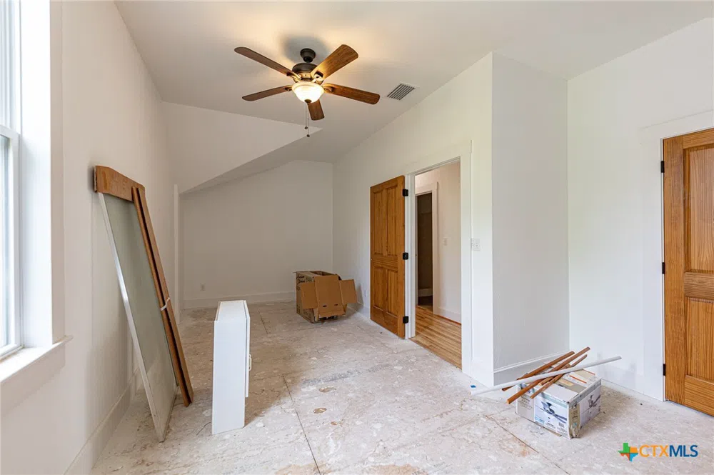 204 Avenue F Shiner, TX 77984
