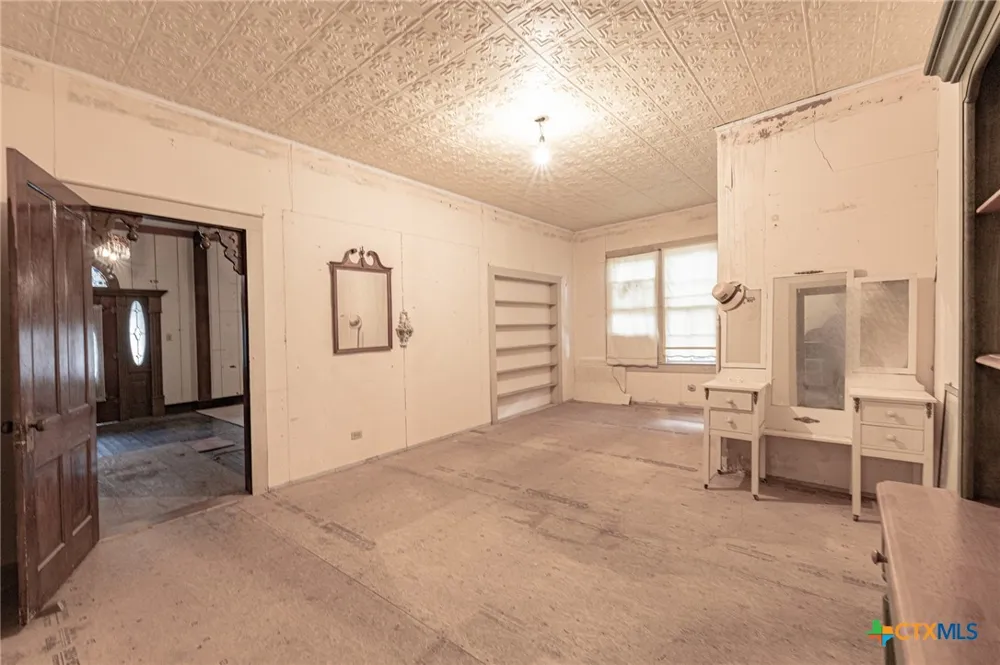 204 Avenue F Shiner, TX 77984