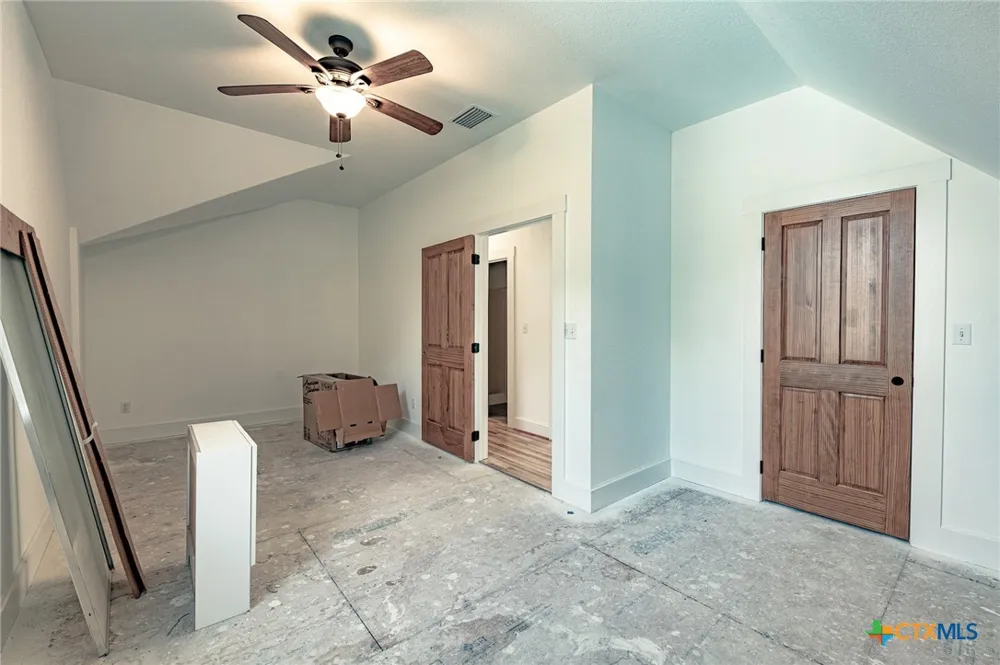 204 Avenue F Shiner, TX 77984
