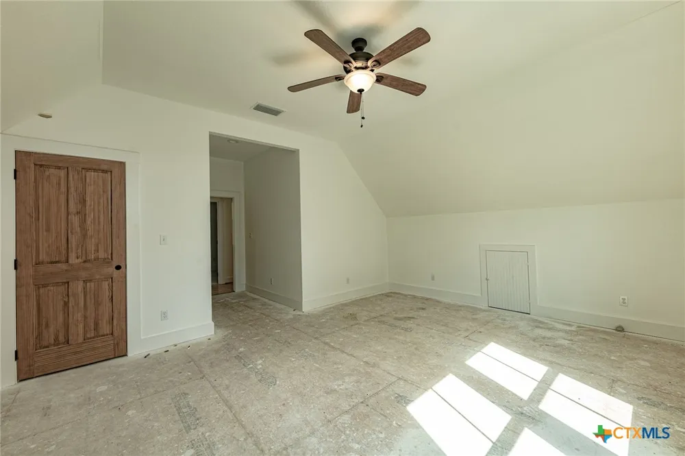 204 Avenue F Shiner, TX 77984