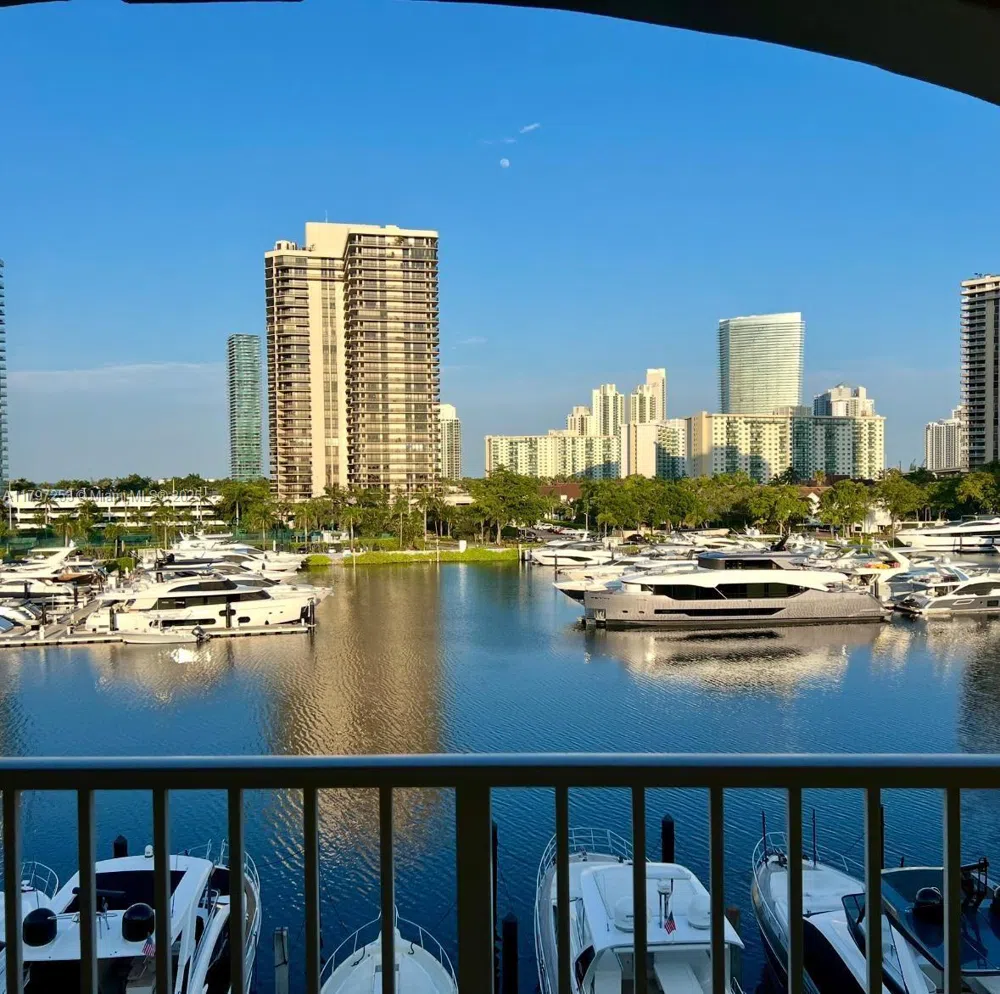 19877 E Country Club Dr #3606 Aventura, FL 33180