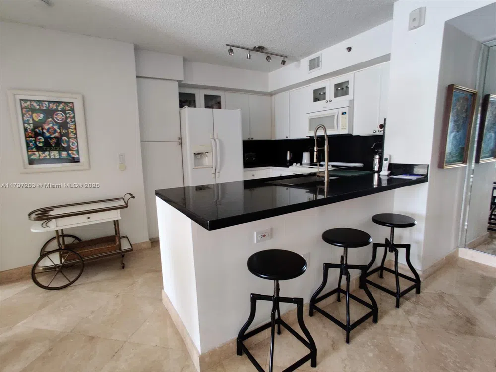 19877 E Country Club Dr #3606 Aventura, FL 33180