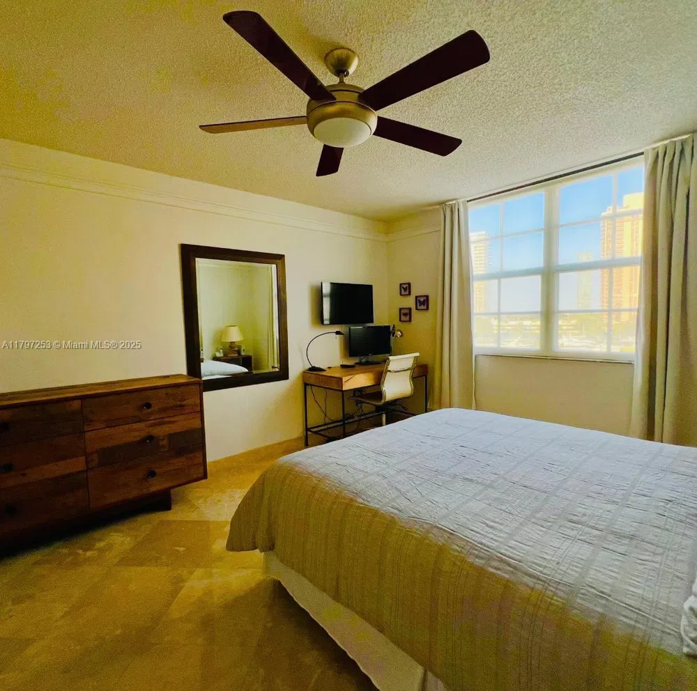 19877 E Country Club Dr #3606 Aventura, FL 33180