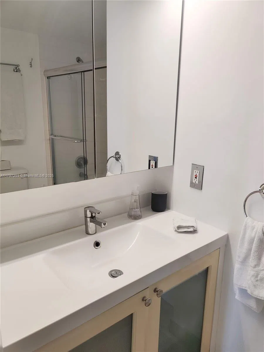 19877 E Country Club Dr #3606 Aventura, FL 33180