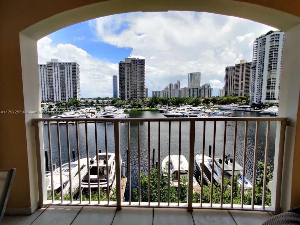 19877 E Country Club Dr #3606 Aventura, FL 33180