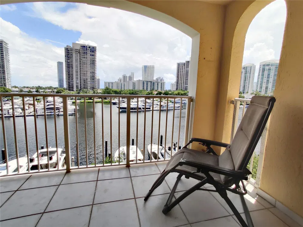 19877 E Country Club Dr #3606 Aventura, FL 33180
