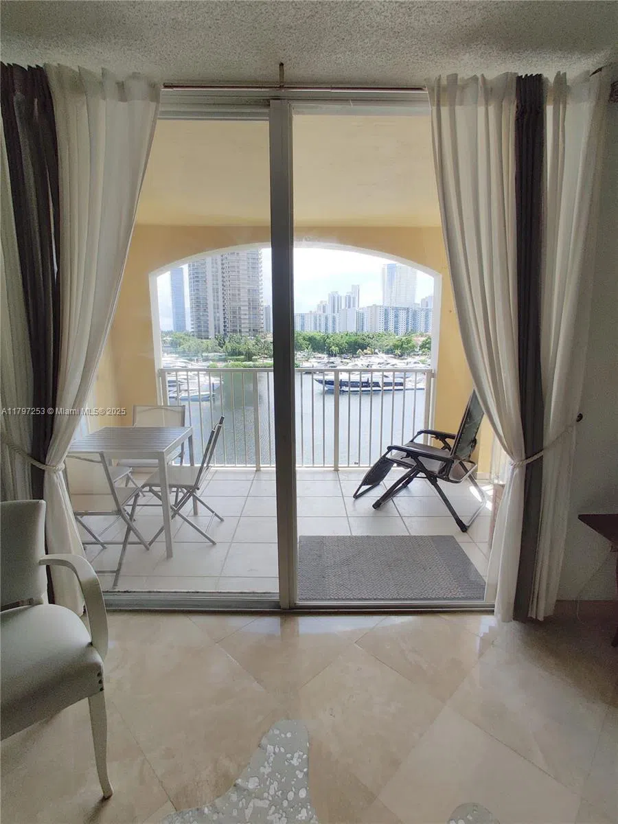 19877 E Country Club Dr #3606 Aventura, FL 33180