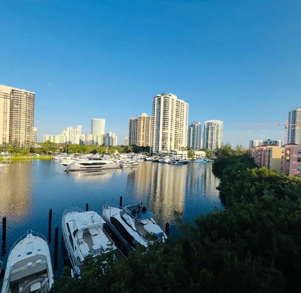 19877 E Country Club Dr #3606 Aventura, FL 33180