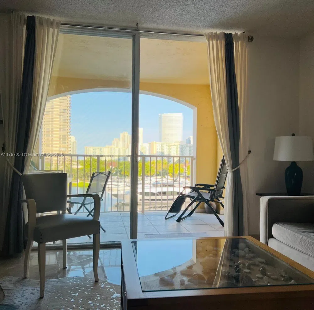 19877 E Country Club Dr #3606 Aventura, FL 33180