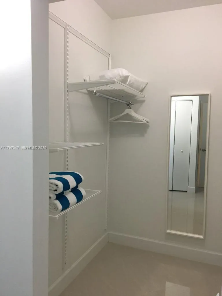 19701 E Country Club Dr #5108 Aventura, FL 33180