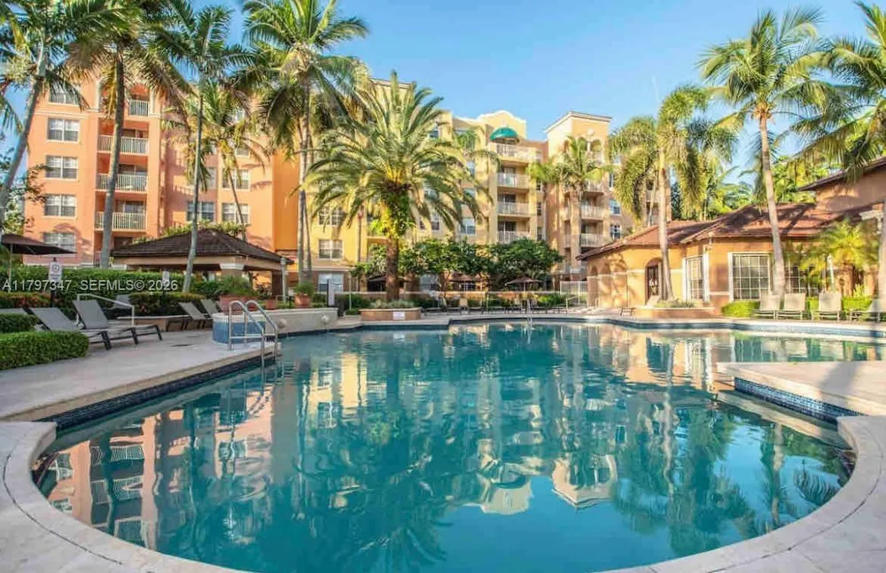 19701 E Country Club Dr #5108 Aventura, FL 33180