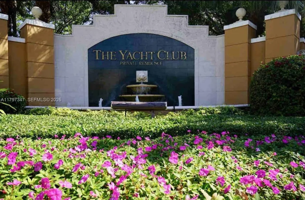 19701 E Country Club Dr #5108 Aventura, FL 33180