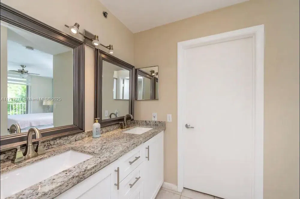 19999 E Country Club Dr #1202 Aventura, FL 33180