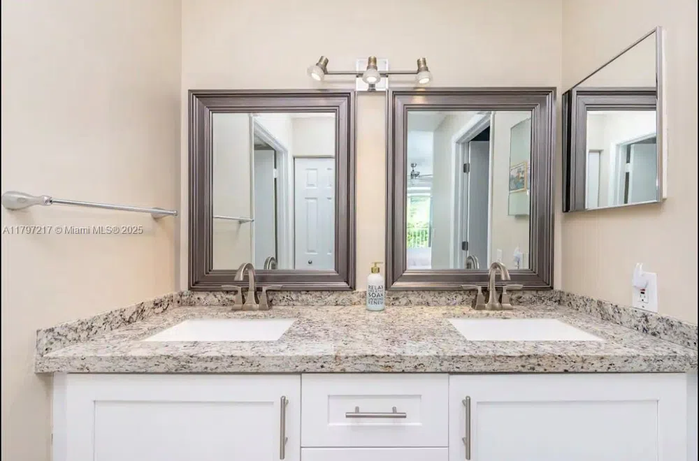 19999 E Country Club Dr #1202 Aventura, FL 33180