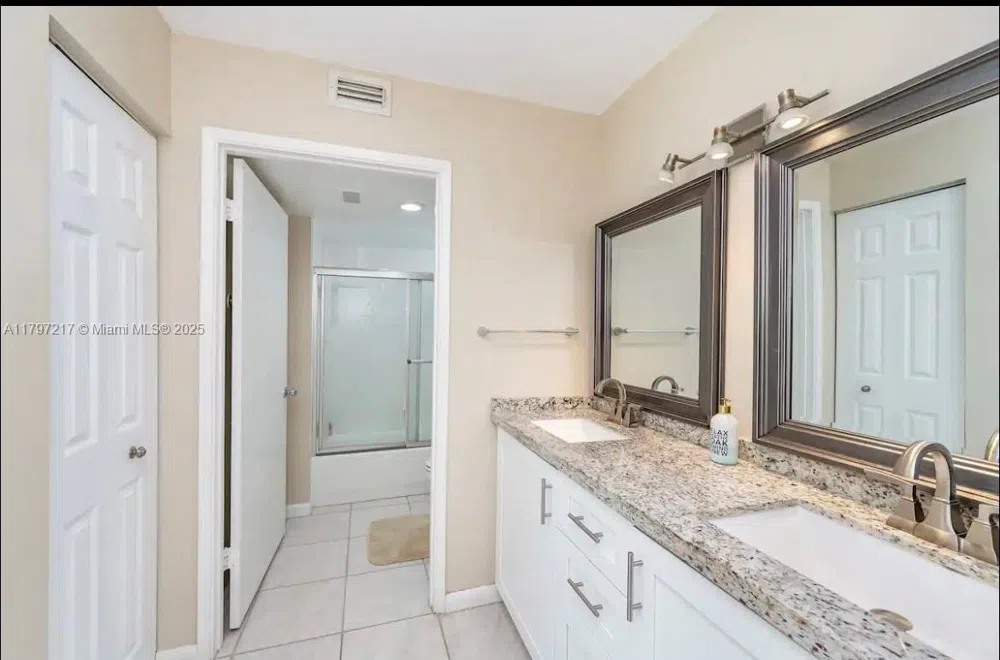 19999 E Country Club Dr #1202 Aventura, FL 33180
