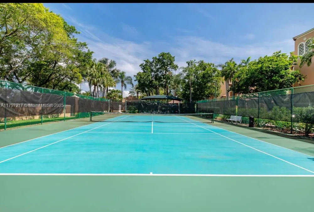 19999 E Country Club Dr #1202 Aventura, FL 33180