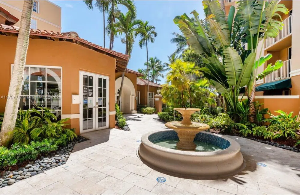 19999 E Country Club Dr #1202 Aventura, FL 33180