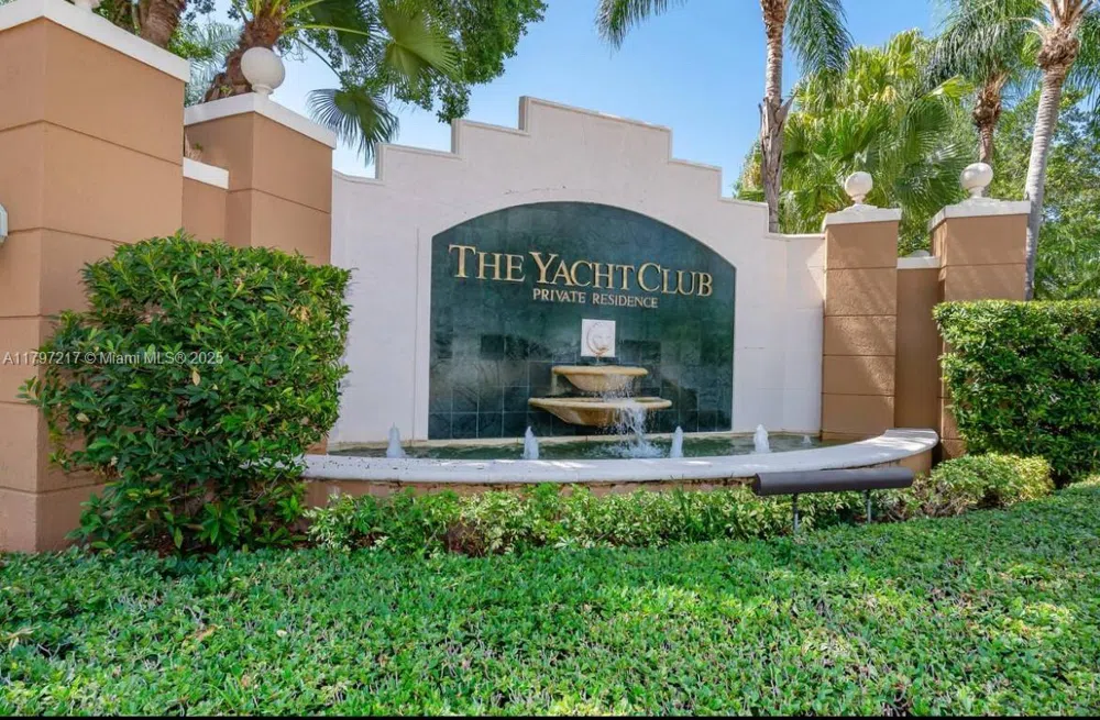19999 E Country Club Dr #1202 Aventura, FL 33180