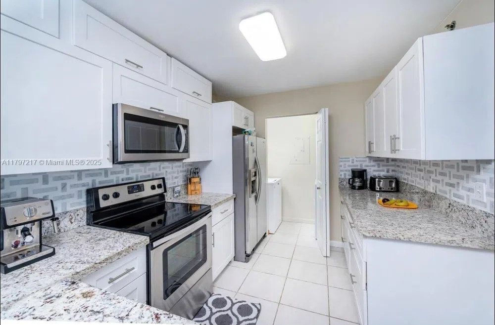 19999 E Country Club Dr #1202 Aventura, FL 33180