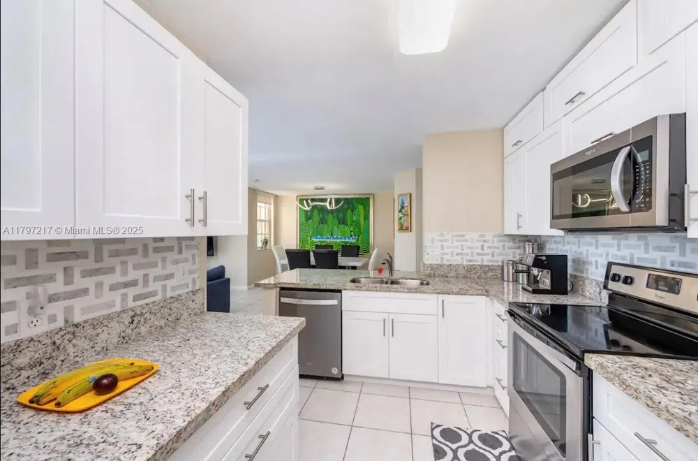 19999 E Country Club Dr #1202 Aventura, FL 33180