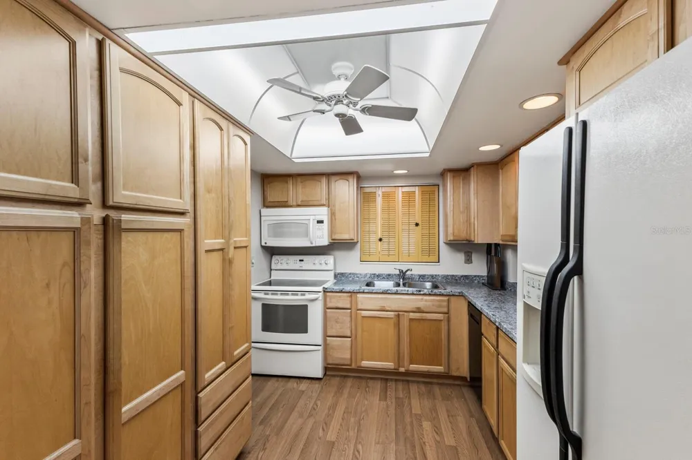 4015 LAKE BAYSHORE DRIVE #108 Bradenton, FL 34205