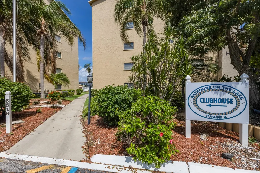 4015 LAKE BAYSHORE DRIVE #108 Bradenton, FL 34205