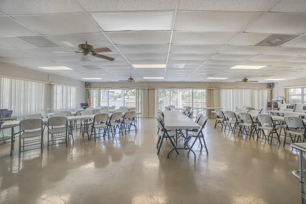 4015 LAKE BAYSHORE DRIVE #108 Bradenton, FL 34205