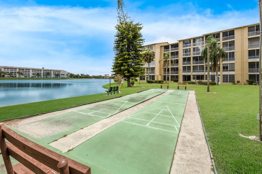 4015 LAKE BAYSHORE DRIVE #108 Bradenton, FL 34205