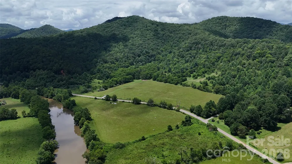 4136 Rose Creek Road Franklin, NC 28734