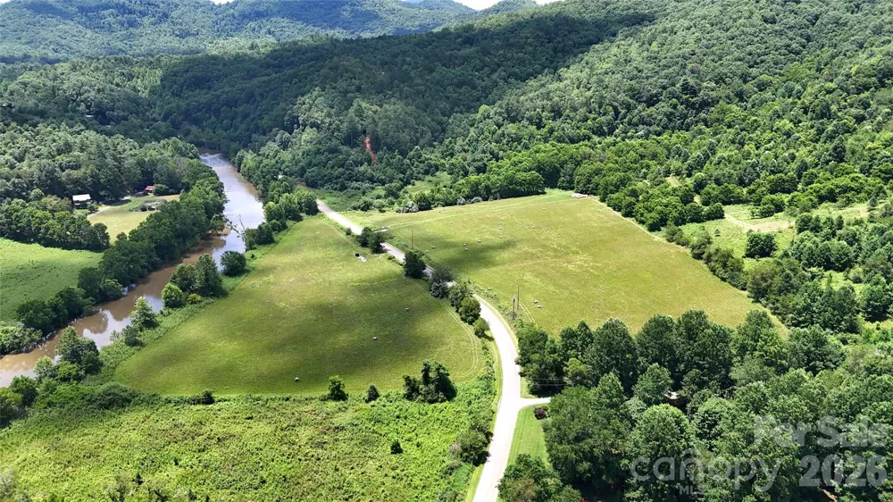 4136 Rose Creek Road Franklin, NC 28734