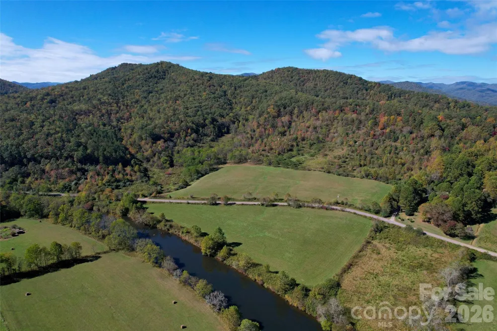4136 Rose Creek Road Franklin, NC 28734