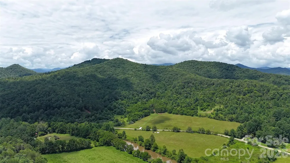 4136 Rose Creek Road Franklin, NC 28734