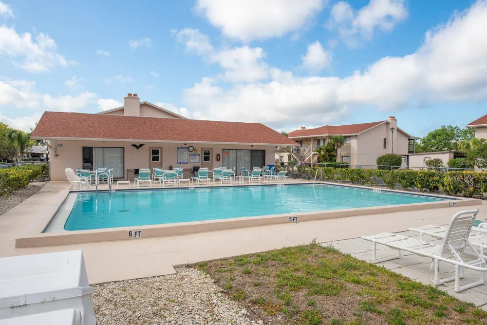 9910 EAGLES POINT CIRCLE #3 Port Richey, FL 34668