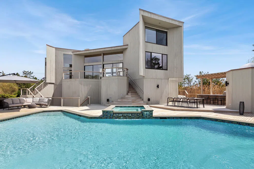 199 Dune Road Westhampton Beach, NY 11978