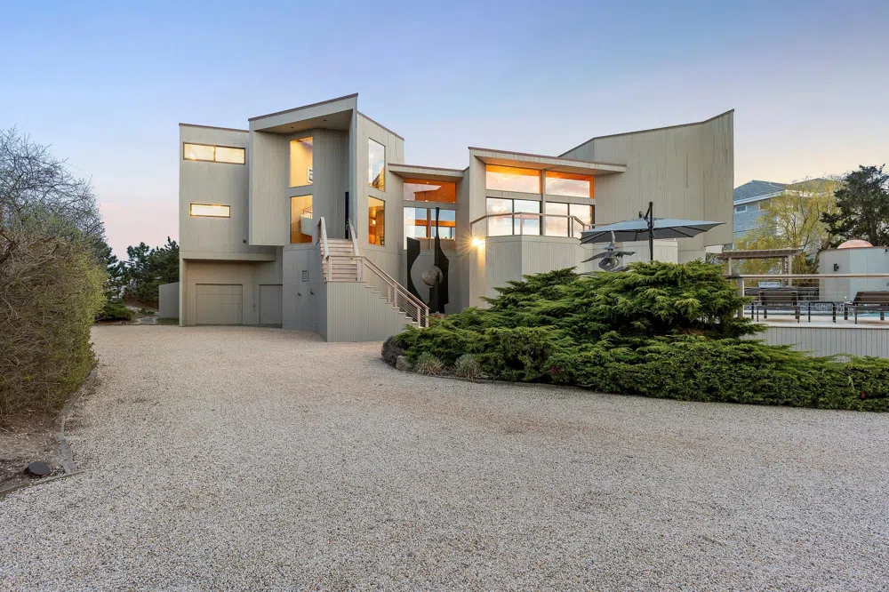 199 Dune Road Westhampton Beach, NY 11978