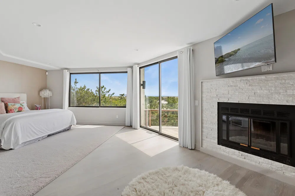 199 Dune Road Westhampton Beach, NY 11978