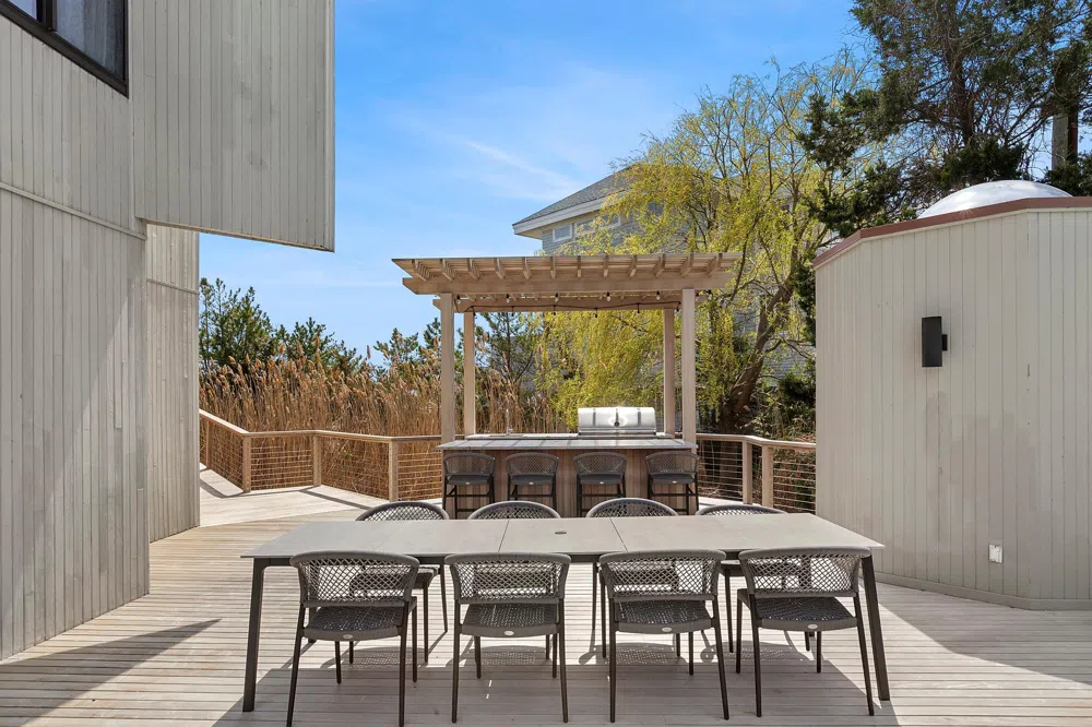 199 Dune Road Westhampton Beach, NY 11978
