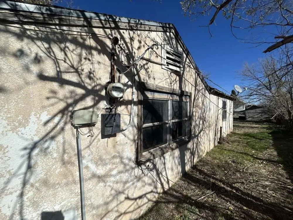 1309 S Canyon Avenue Lamesa, TX 79331