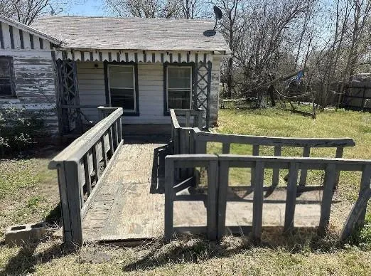 1112 Austin Street Comanche, TX 76442