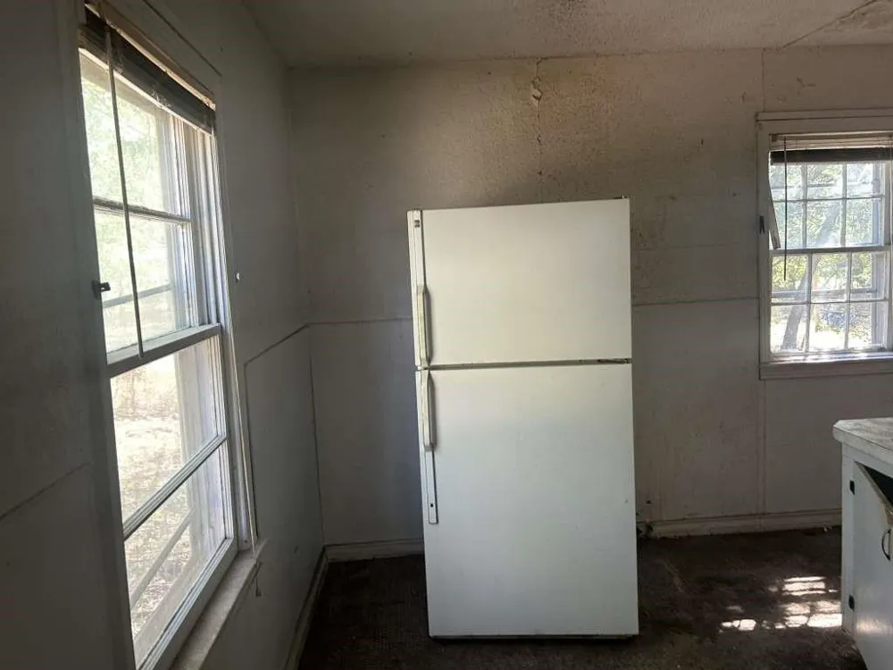 1112 Austin Street Comanche, TX 76442