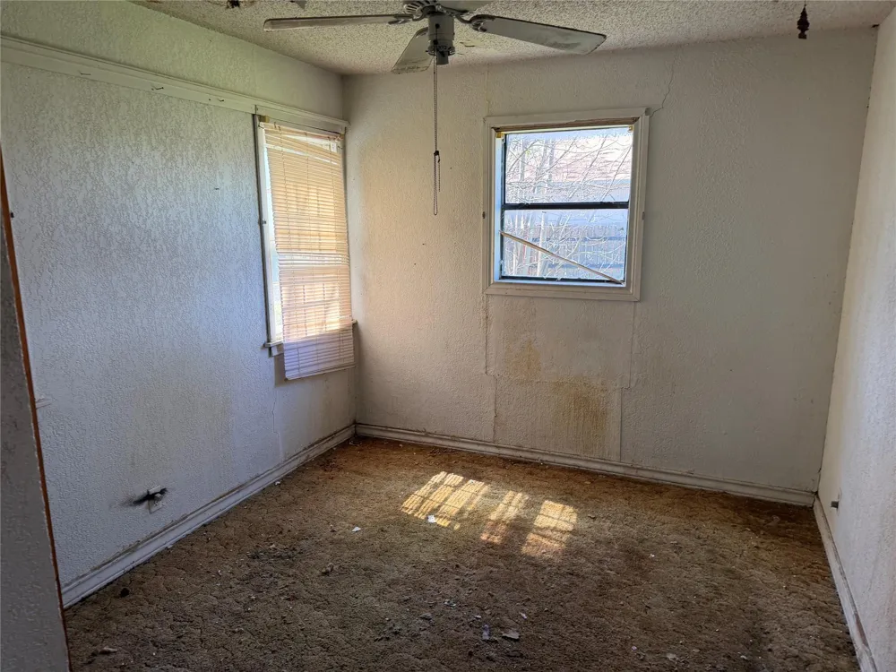 1112 Austin Street Comanche, TX 76442