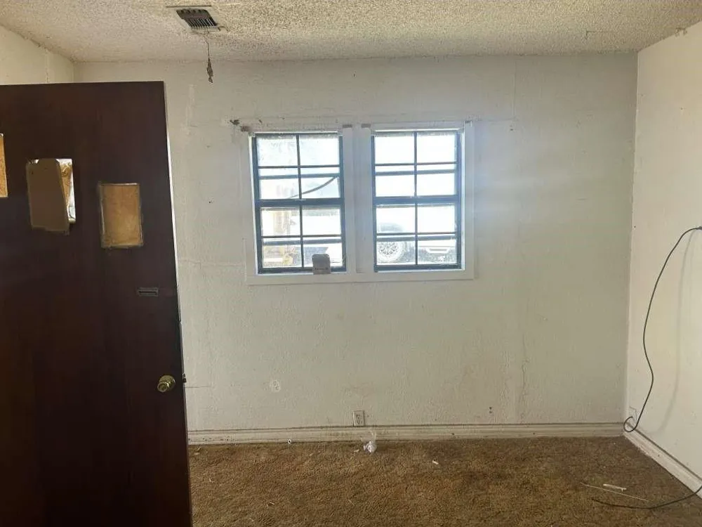 1112 Austin Street Comanche, TX 76442