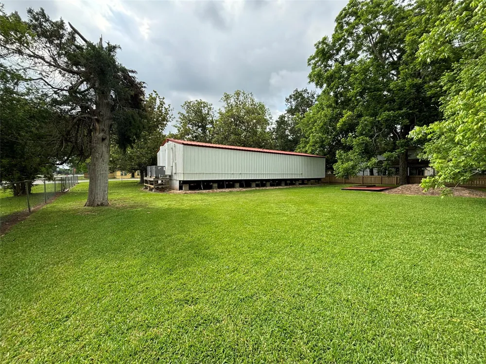 817 Walnut Wharton, TX 77488