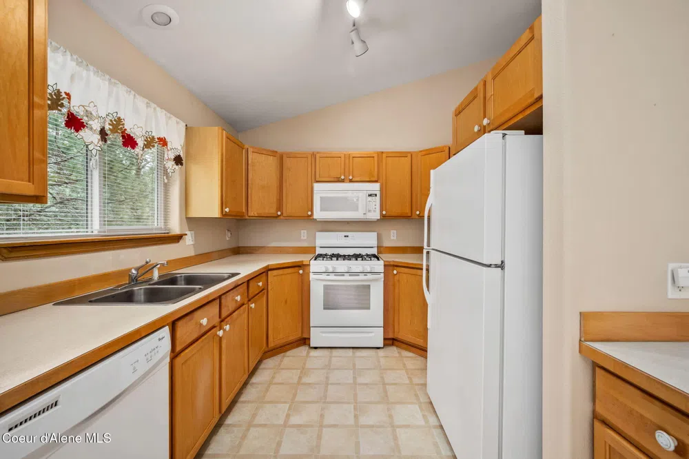 30296 Wheatridge Road Athol, ID 83801