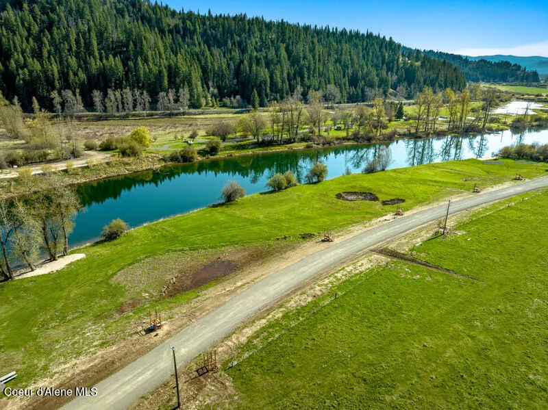 20 Horn Hooked Lane St. Maries, ID 83861