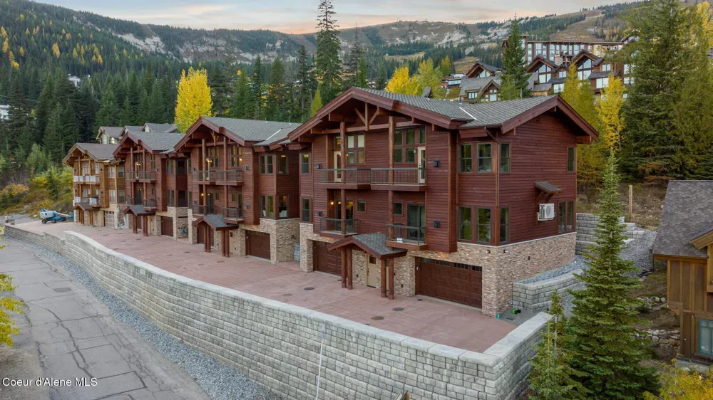 28 Olaf Court Sandpoint, ID 83864
